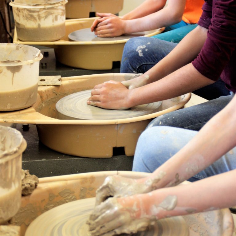 Werken mit Ton, Holz und Metall