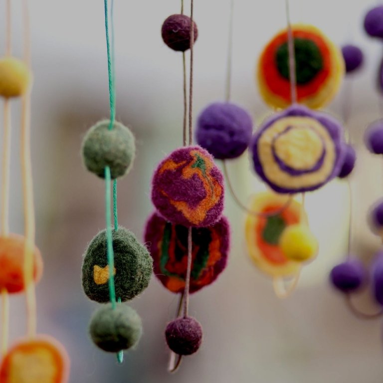 Werken mit Natur- und anderen Materialien